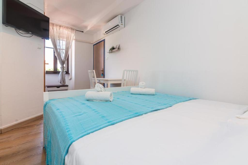 Rooms & Studio Apartments By The Way 巴斯卡 外观 照片