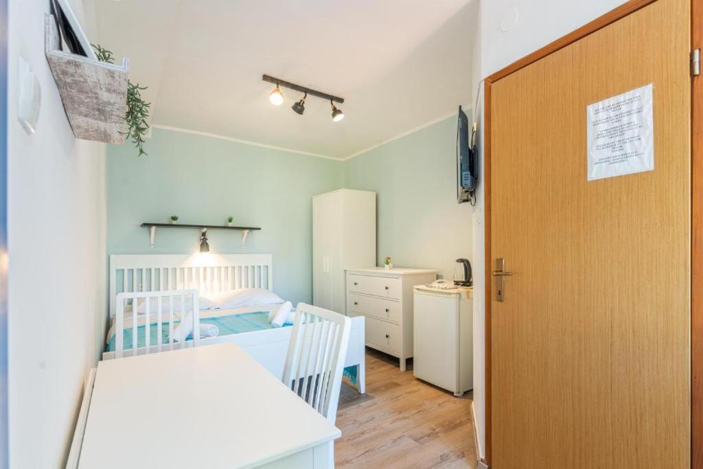 Rooms & Studio Apartments By The Way 巴斯卡 外观 照片