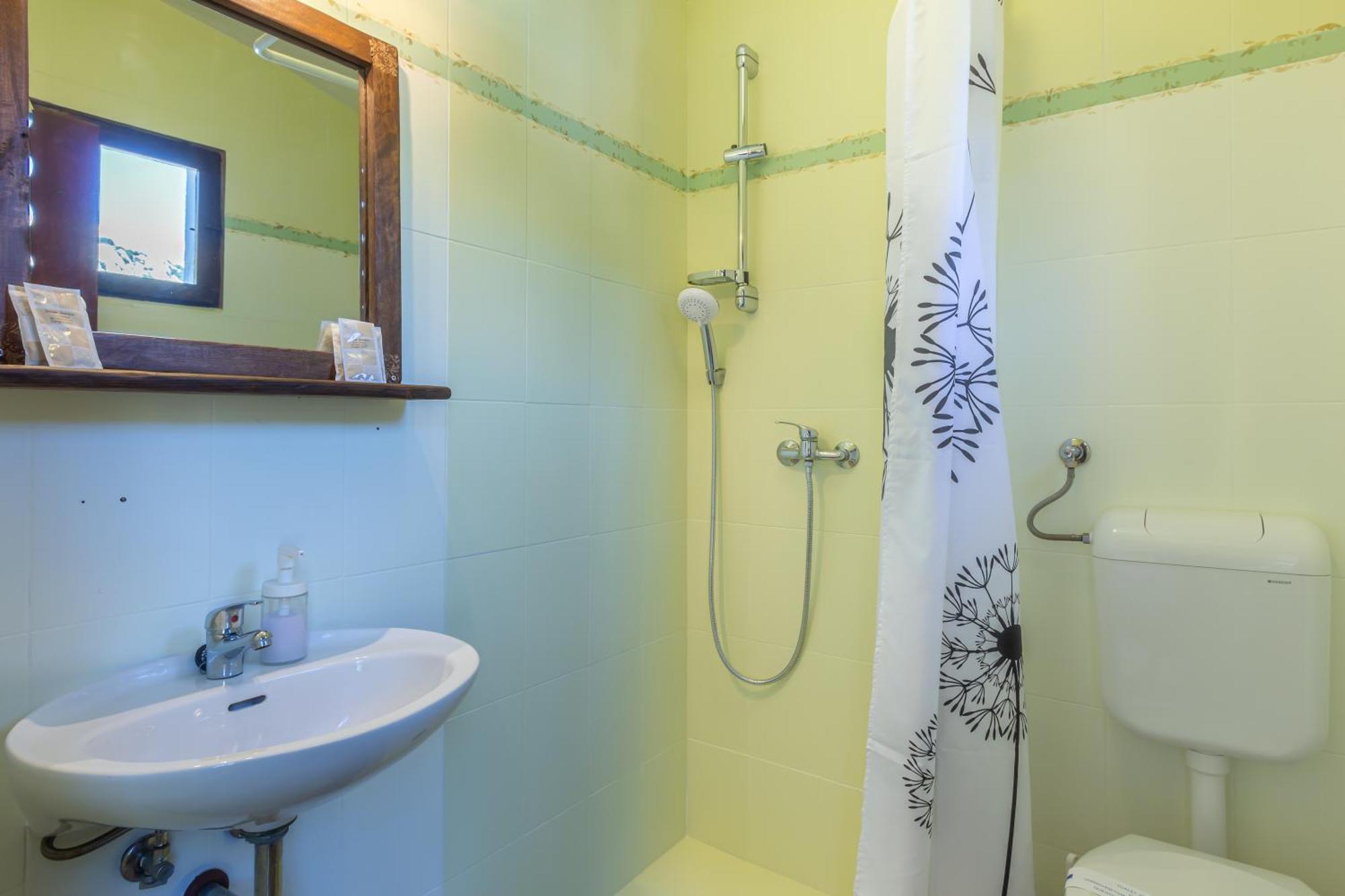 Rooms & Studio Apartments By The Way 巴斯卡 外观 照片